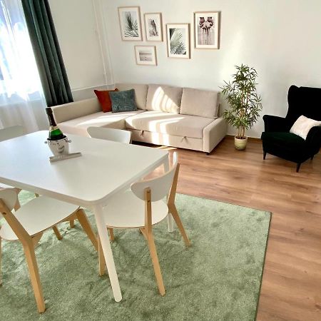Esther Apartman Татабанья Экстерьер фото
